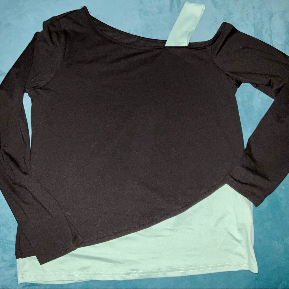 Black & seafoam off shoulder shirt
